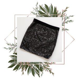 𝙇𝘼𝙎𝙏 𝘾𝙃𝘼𝙉𝘾𝙀! STRADIVARIUS | Sequin skirt